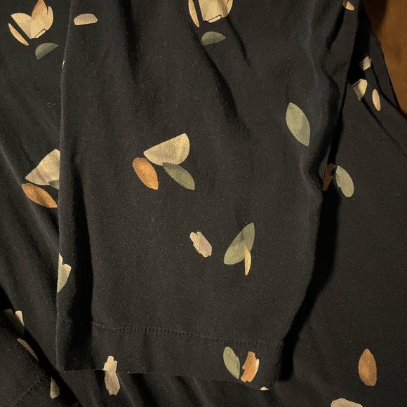 Ladies top - Picture 2 of 3